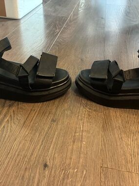 Suzanne Rae Velcro Sandal Black Platform Sandals
